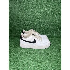 Nike Air Force 1 Youth Size 1Y White Casual Shoes Comfort Sneakers FV5948-101